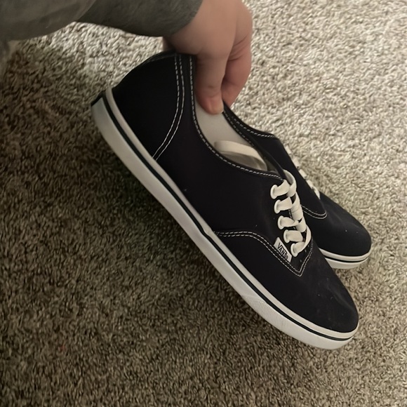 Vans - Picture 2 of 2